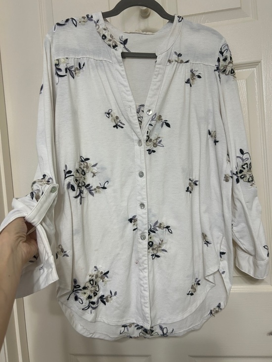 Hope Springs Tops - Hope Springs Embroidered Floral Button Front Shirt in Neutrals Abalone Buttons L